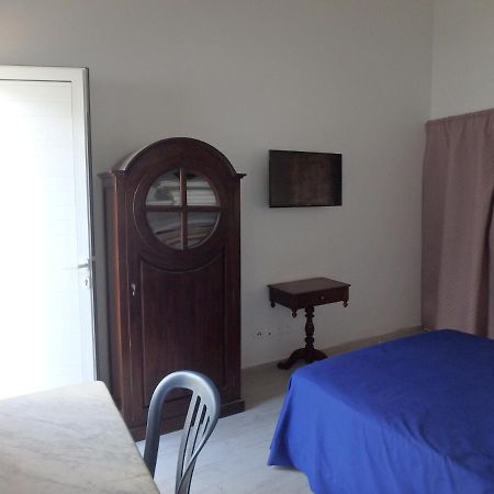 ル・ムル La Marine Bed & Breakfast エクステリア 写真